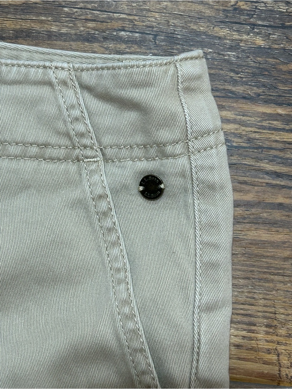L.L. Bean Women's Light Khaki Utility Shorts - Picture 2 of 7